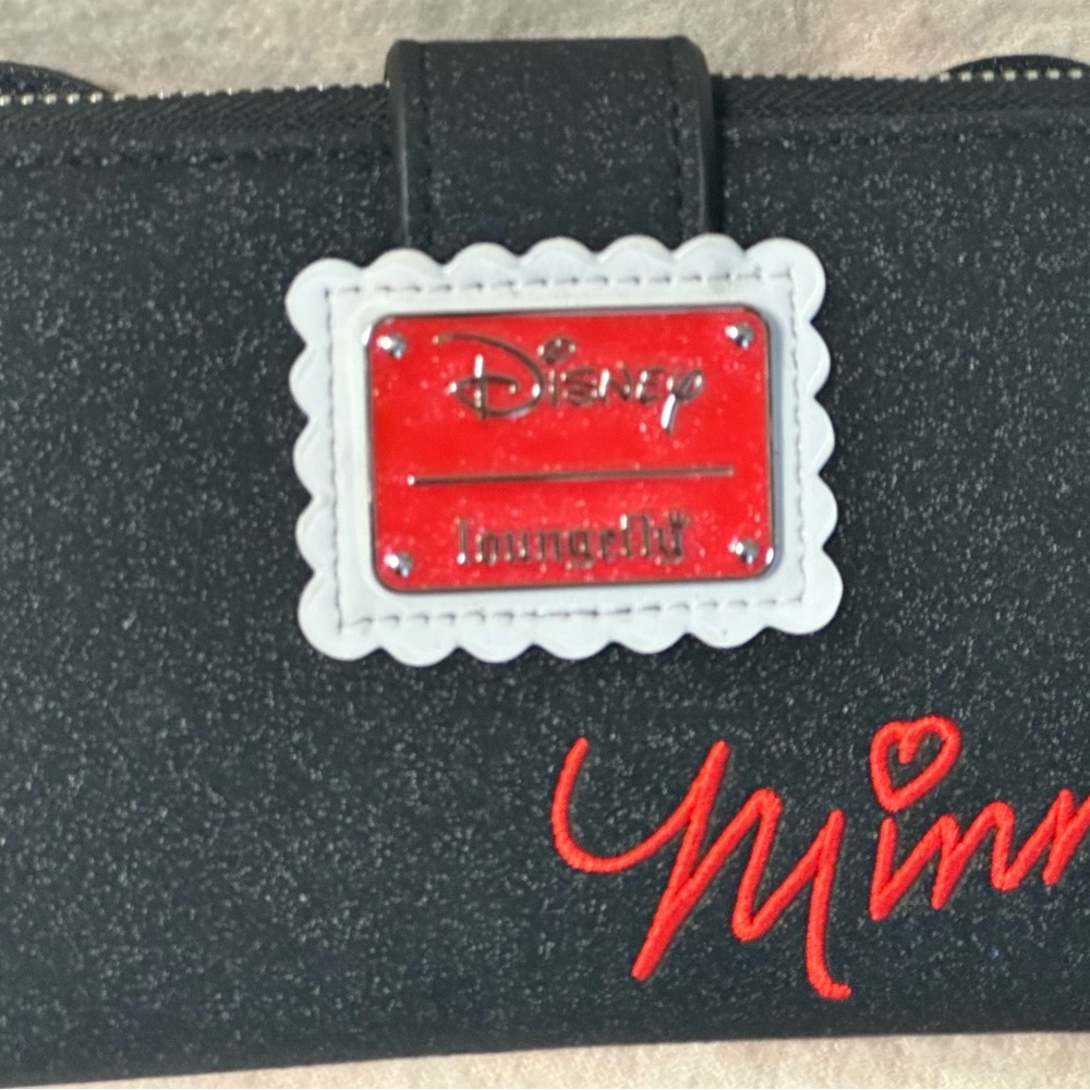 New Loungefly Minnie, mouse wallet - Picture 7 of 7